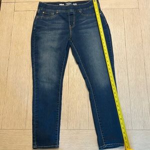 Levi’s Signature Gold Totally Shaping Pull-On Skinny Jeans Women’s 14M 32x32